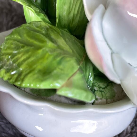 Vintage Radnor Bone China Floral Figurine Roses Flower England Handmade DAMAGE - Picture 8 of 11